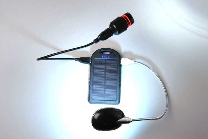 MSC Premier power bank and usb led
