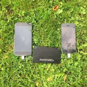 MSC Blade Power Bank charging iPhone SE & Google Nexus MSC Blade Power Bank charging iPhone SE & Google Nexus