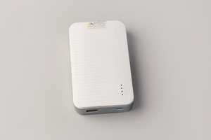 Portable iPad 2 Charger Festival phone charger in white 4000mAh