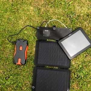 MSC 24W SunPower USB charging Power Bank & iPhone MSC 20W SunPower USB charging Overland & iPhone