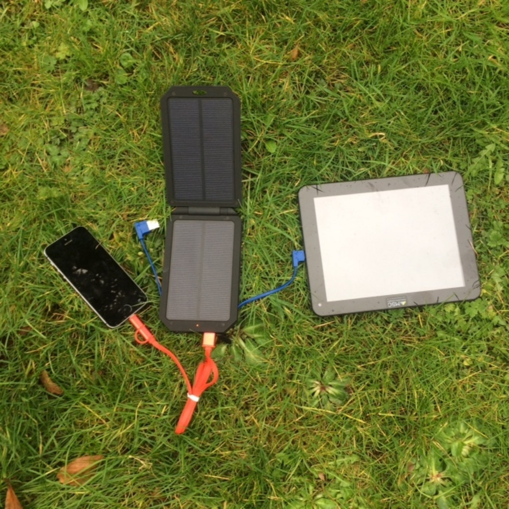 MSC Camping + 3w triple USB 7000mAh Solar Charger (2+ phone charges)